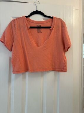 BDG Coral V-Neck Cropped Tee - Coral